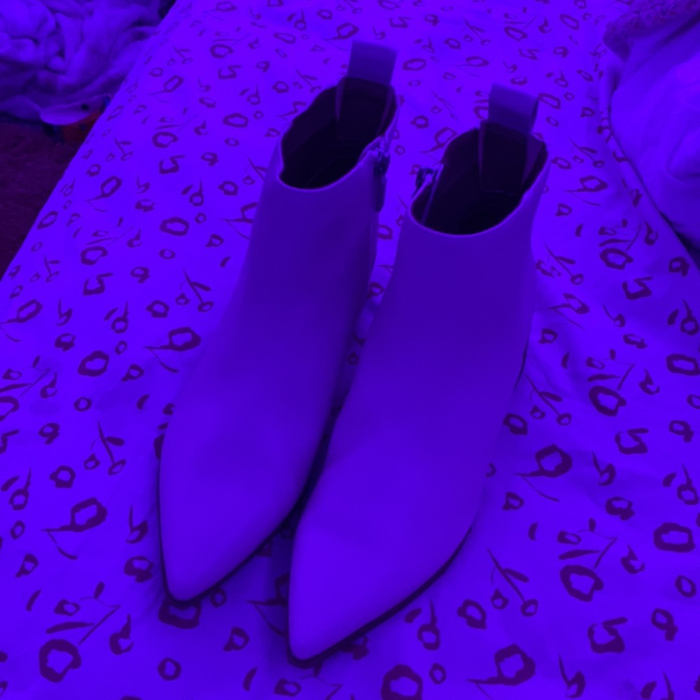 Universal Thread Boots - image 2